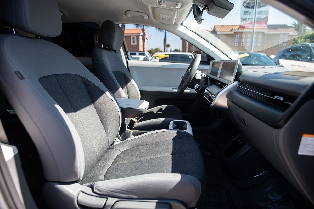 2022 Hyundai IONIQ 5 SE - Photo 13