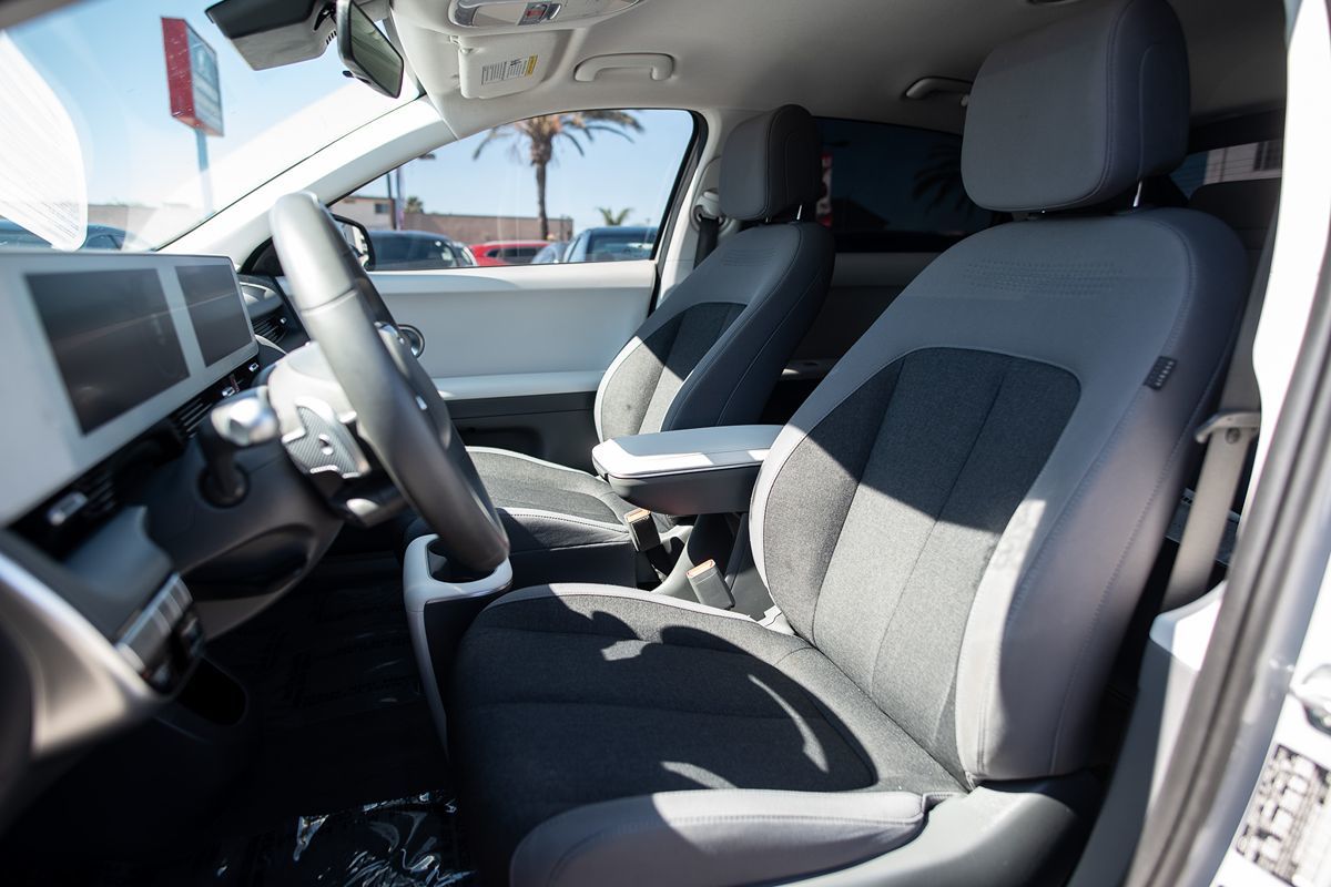 2022 Hyundai IONIQ 5 SE - Photo 16