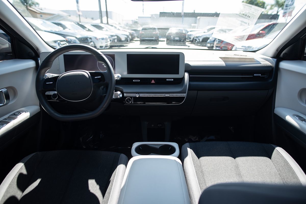 2022 Hyundai IONIQ 5 SE - Photo 19