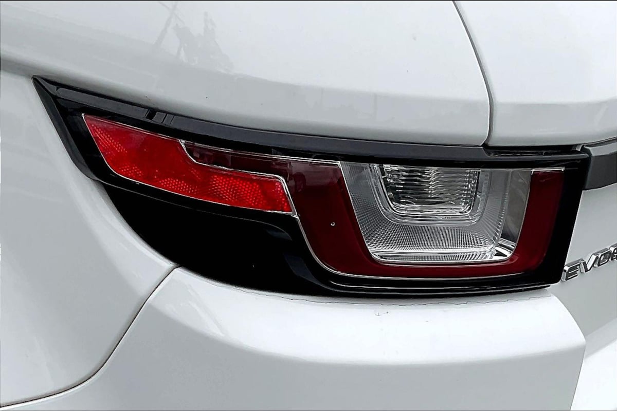 2018 Land Rover Range Rover Evoque SE - Photo 30