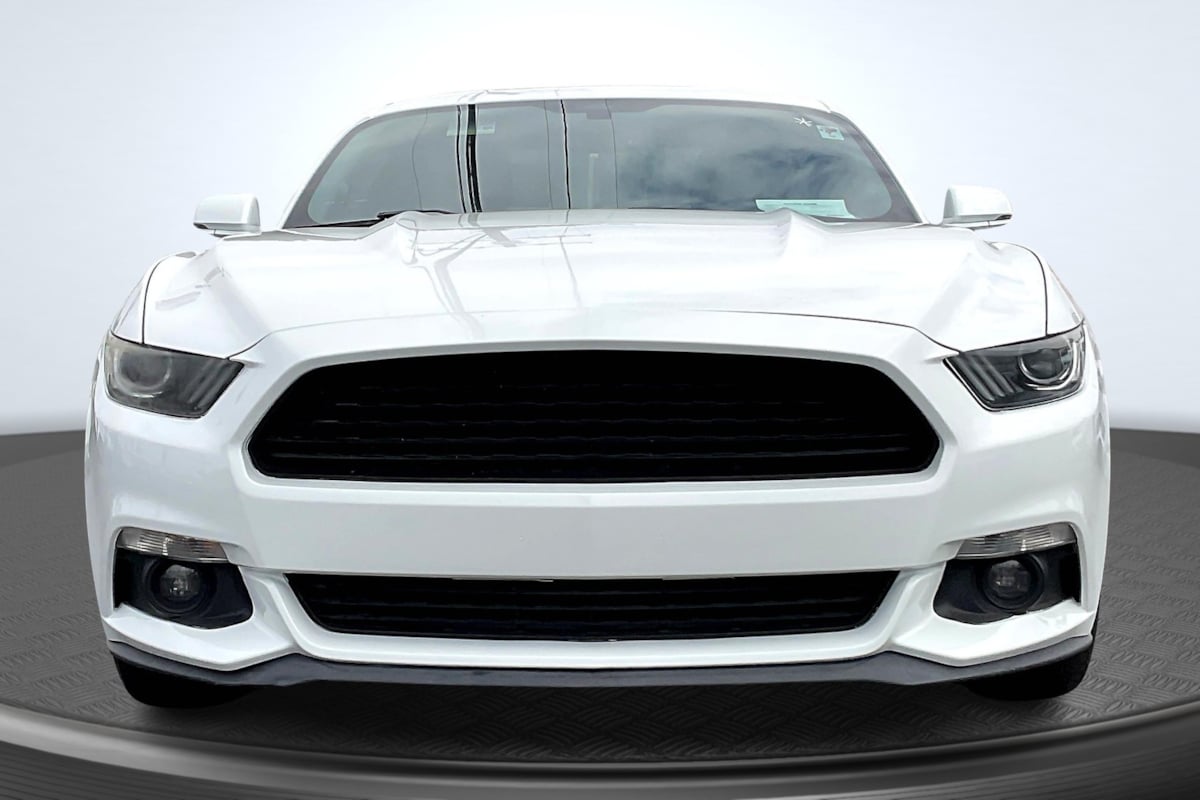 2016 Ford Mustang EcoBoost photo 3