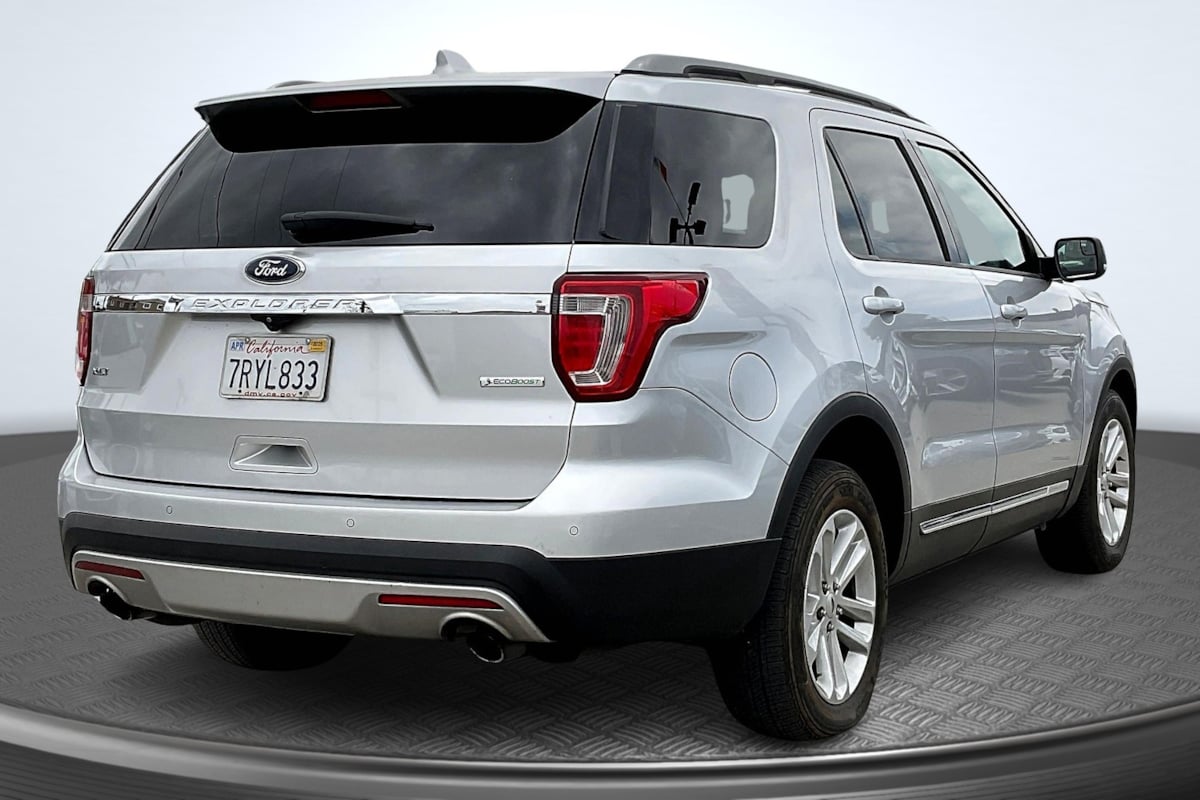 2016 Ford Explorer XLT photo 11
