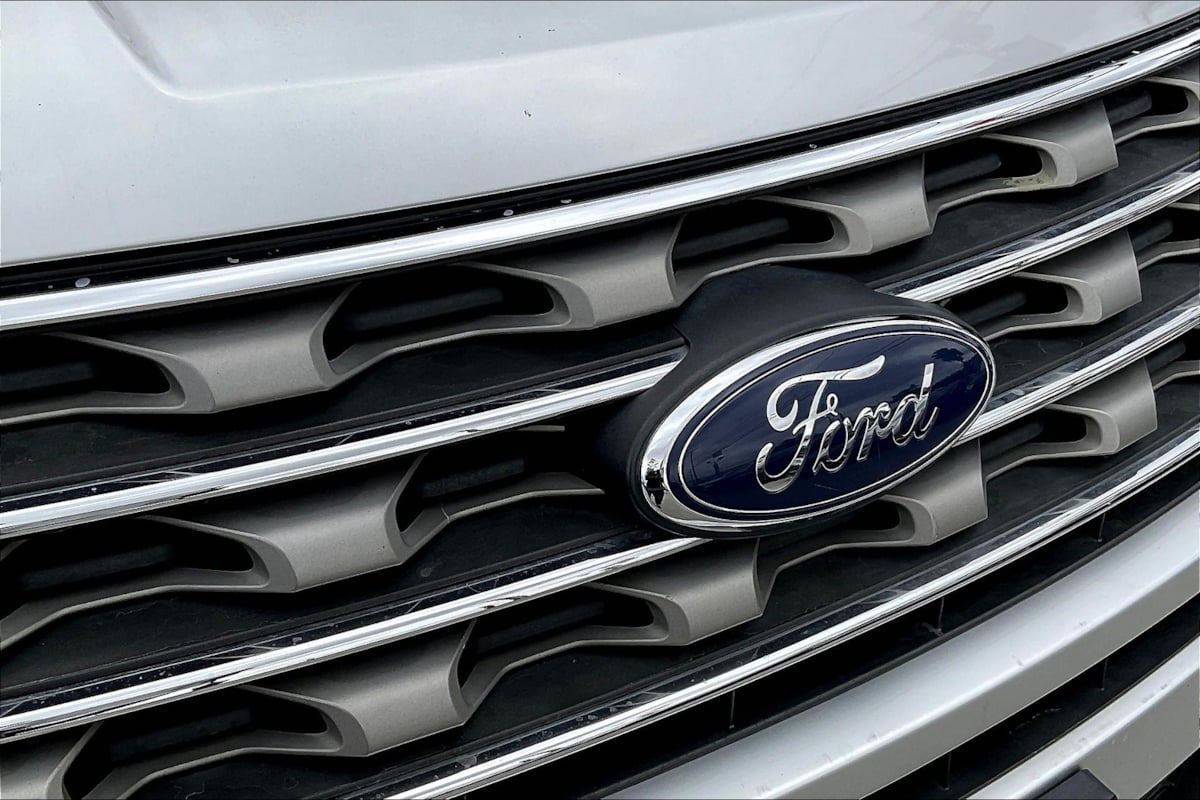 2016 Ford Explorer XLT photo 25