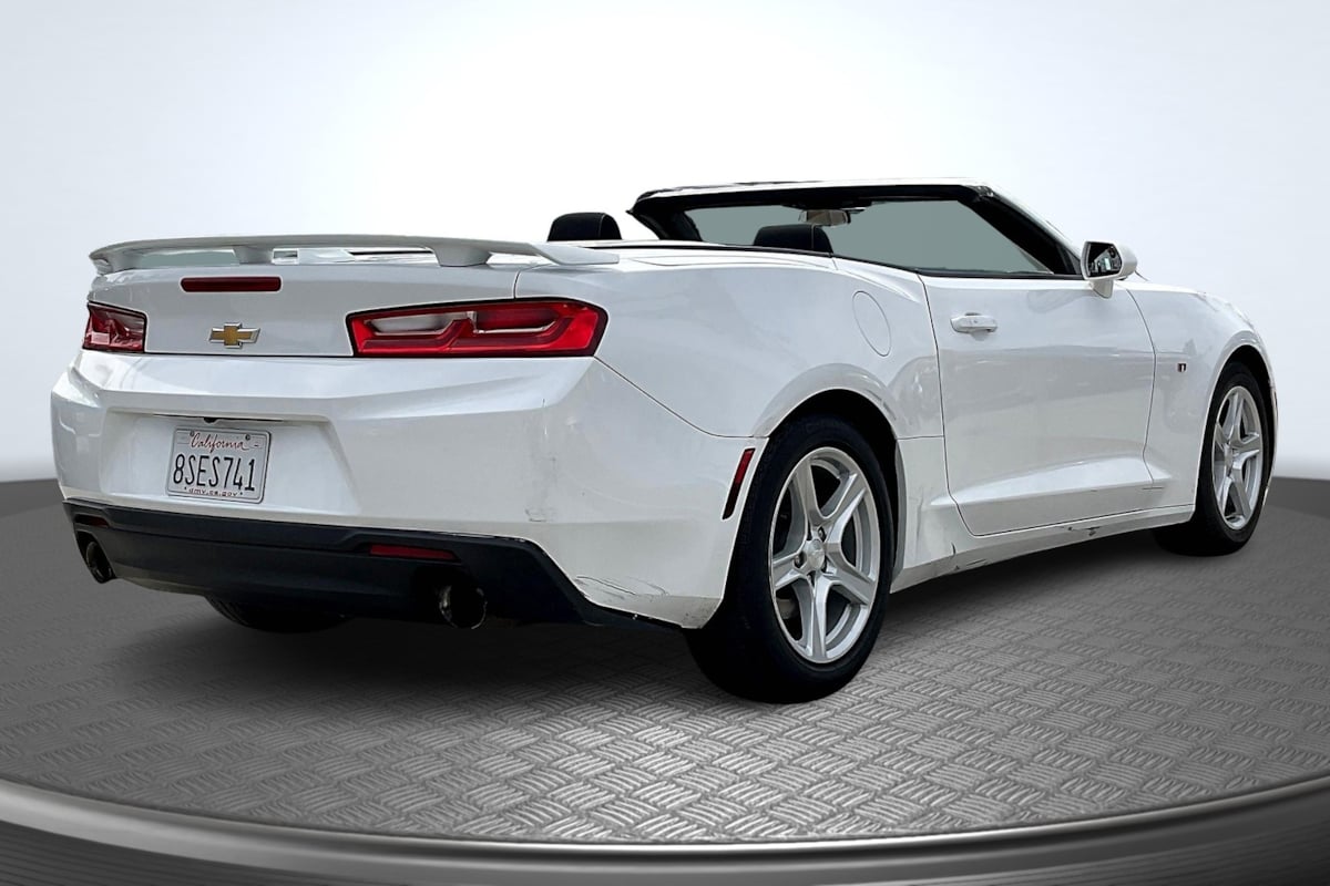 2018 Chevrolet Camaro 1LT photo 11