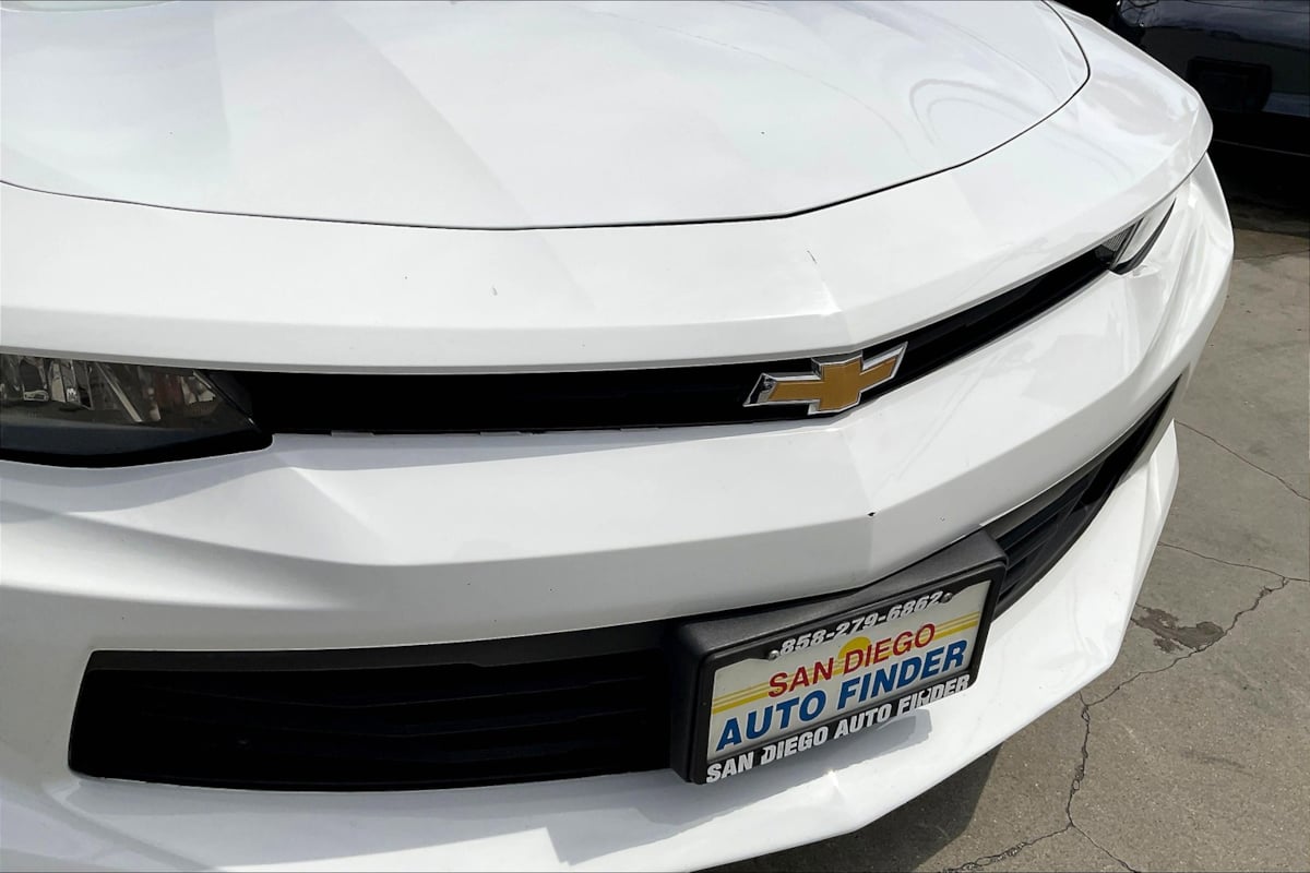 2018 Chevrolet Camaro 1LT photo 23