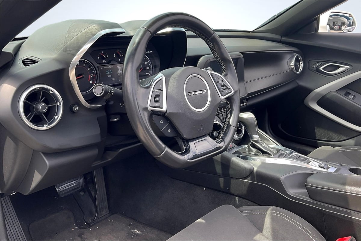 2018 Chevrolet Camaro 1LT photo 12