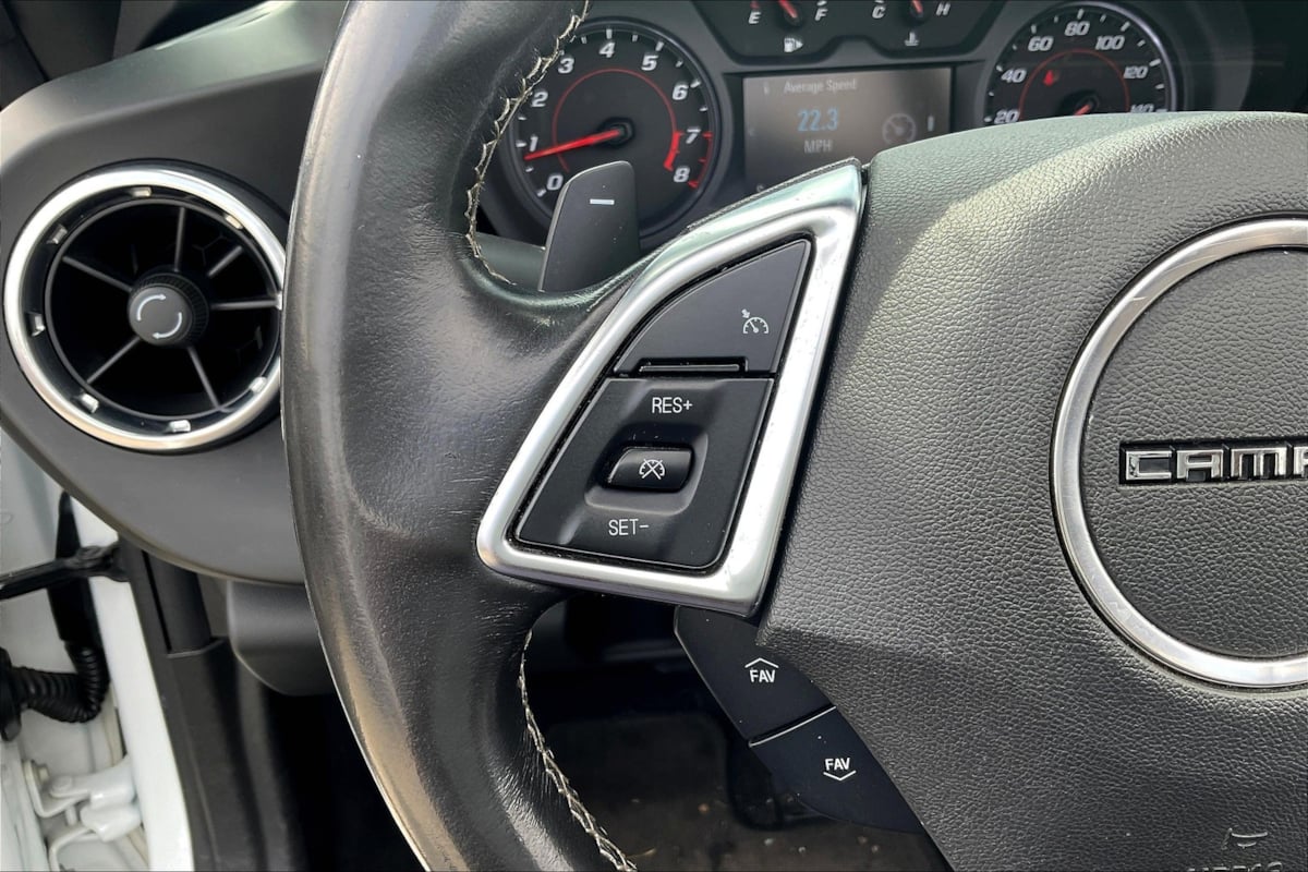 2018 Chevrolet Camaro 1LT photo 16