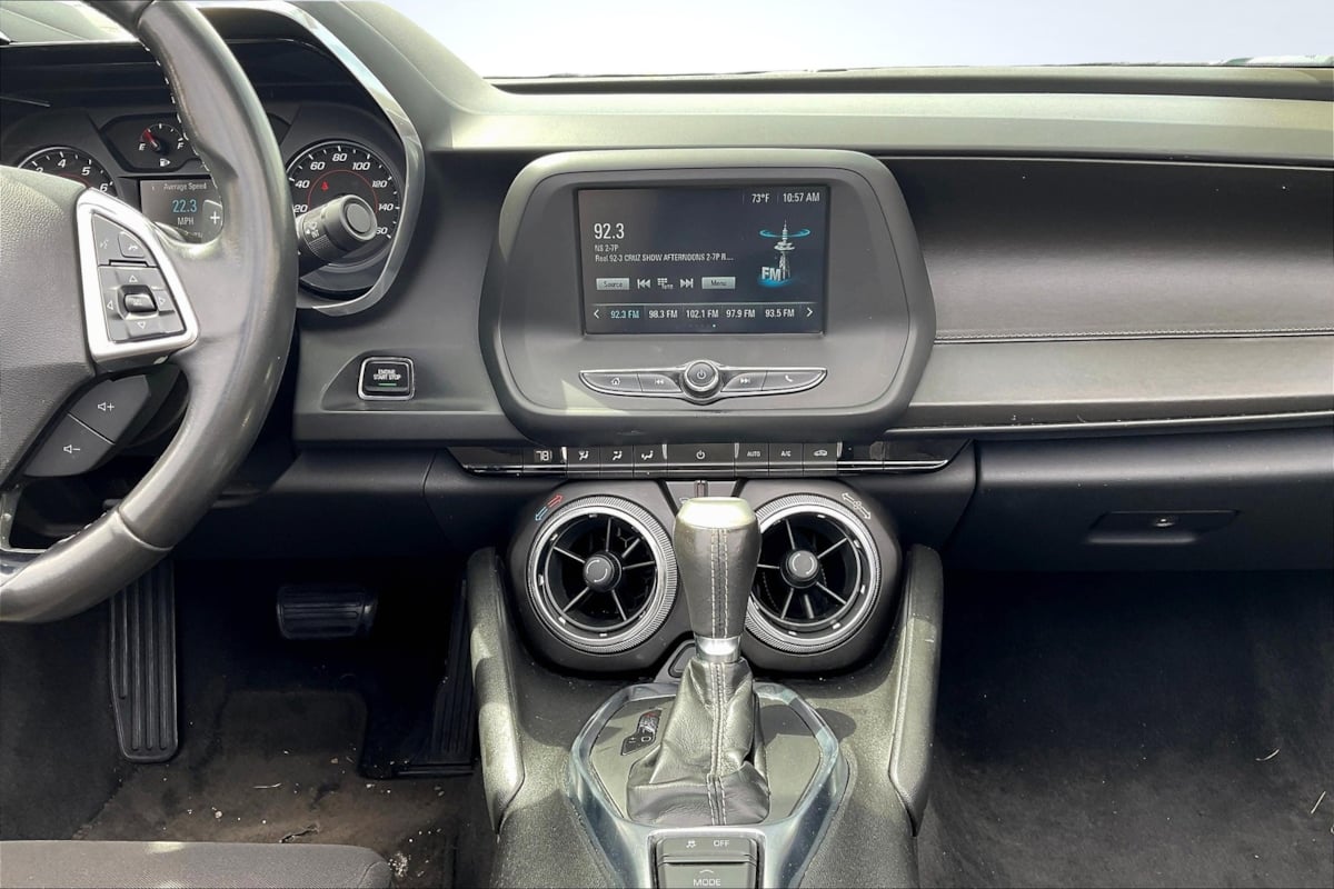 2018 Chevrolet Camaro 1LT photo 5