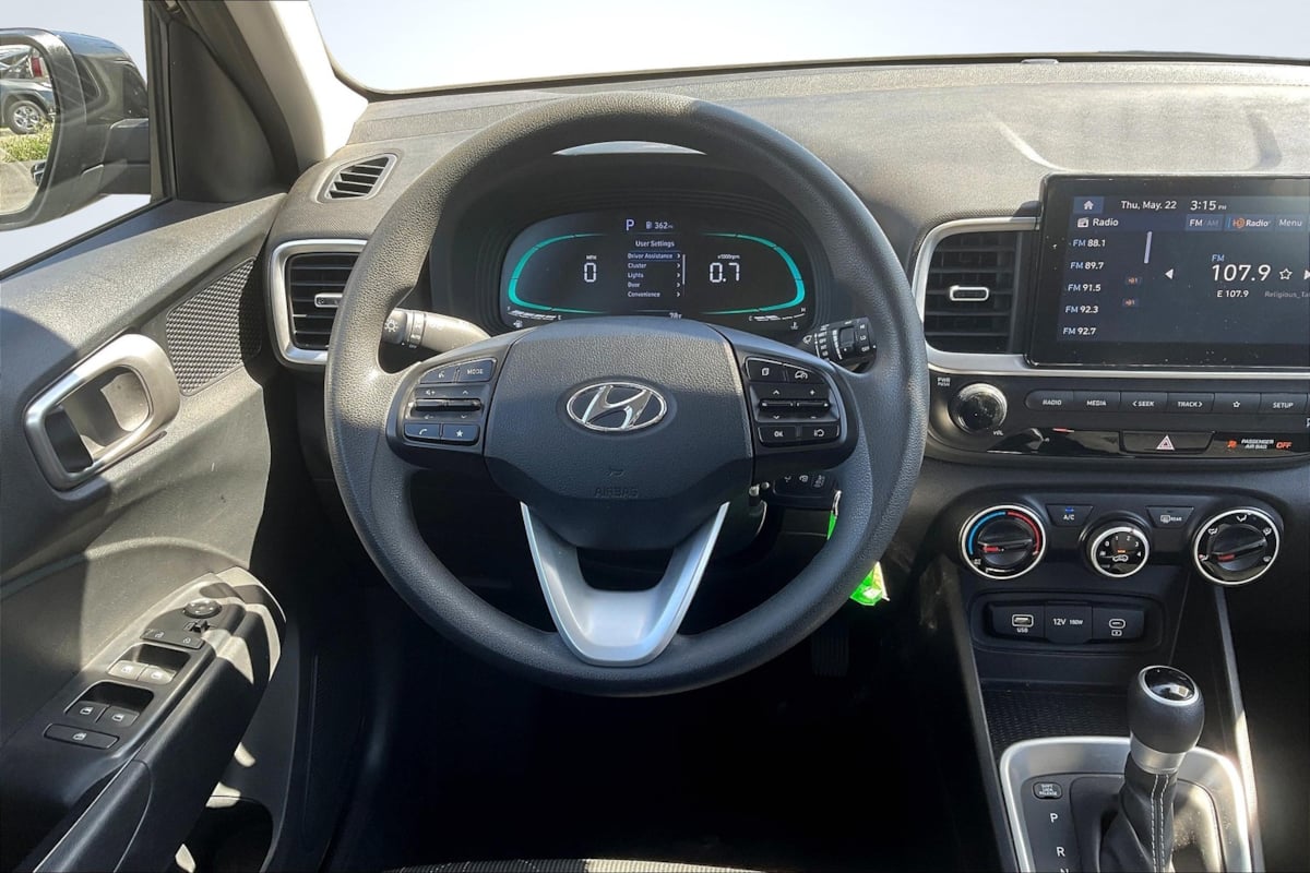2024 Hyundai Venue SE - Photo 5