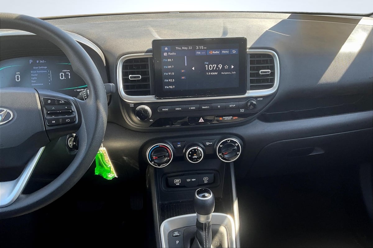 2024 Hyundai Venue SE - Photo 6