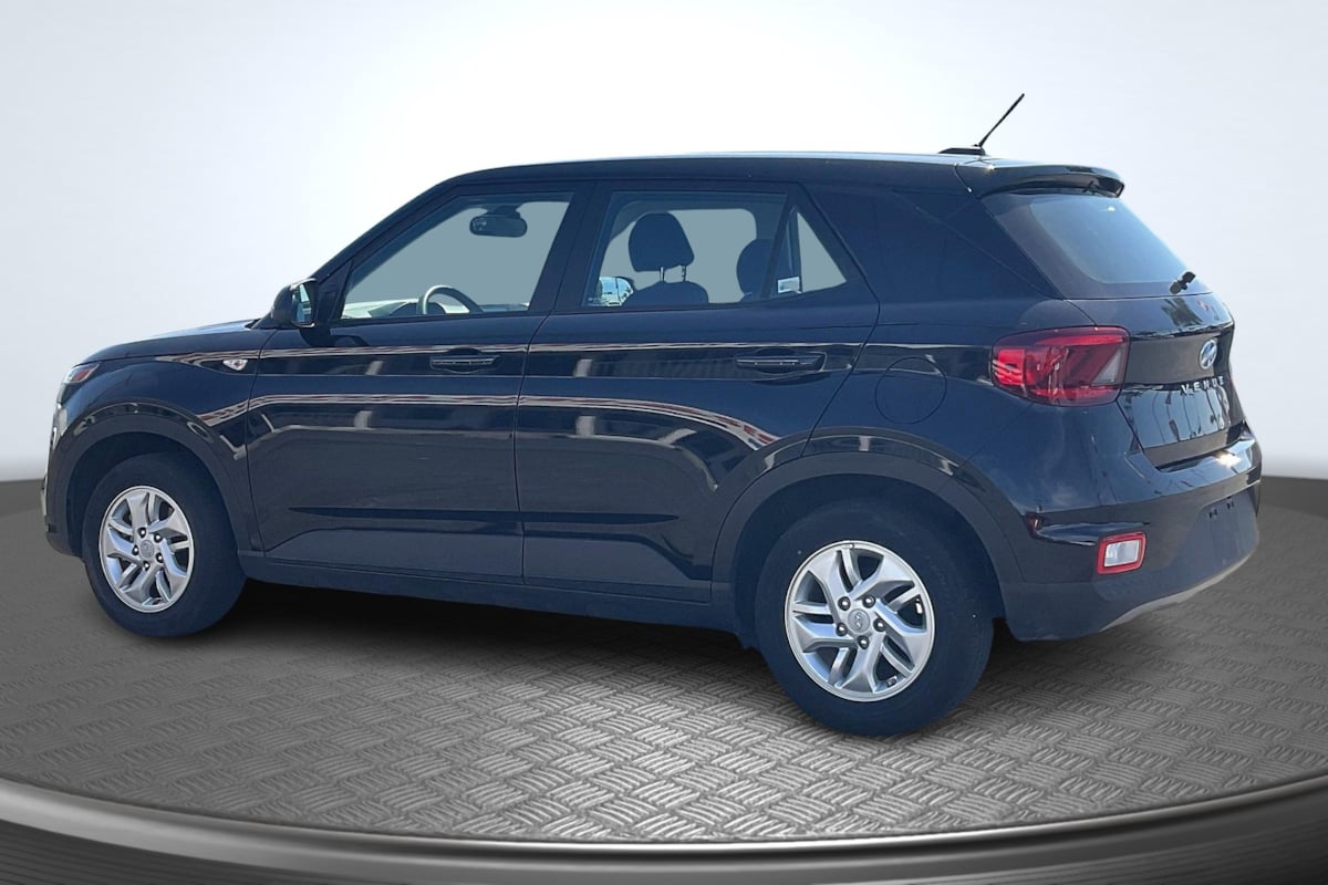 2024 Hyundai Venue SE - Photo 2