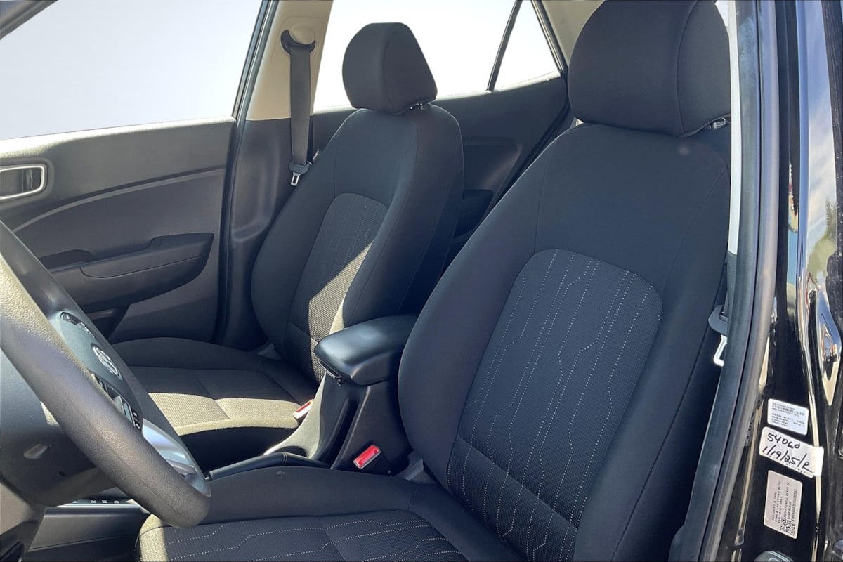 2024 Hyundai Venue SE - Photo 25