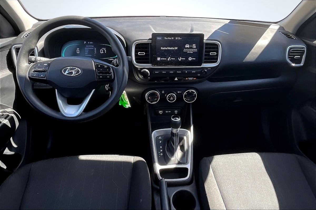 2024 Hyundai Venue SE - Photo 16