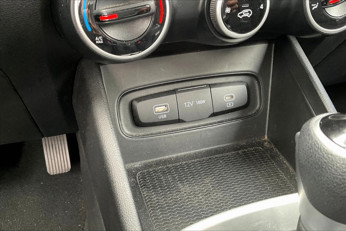 2024 Hyundai Venue SE - Photo 31