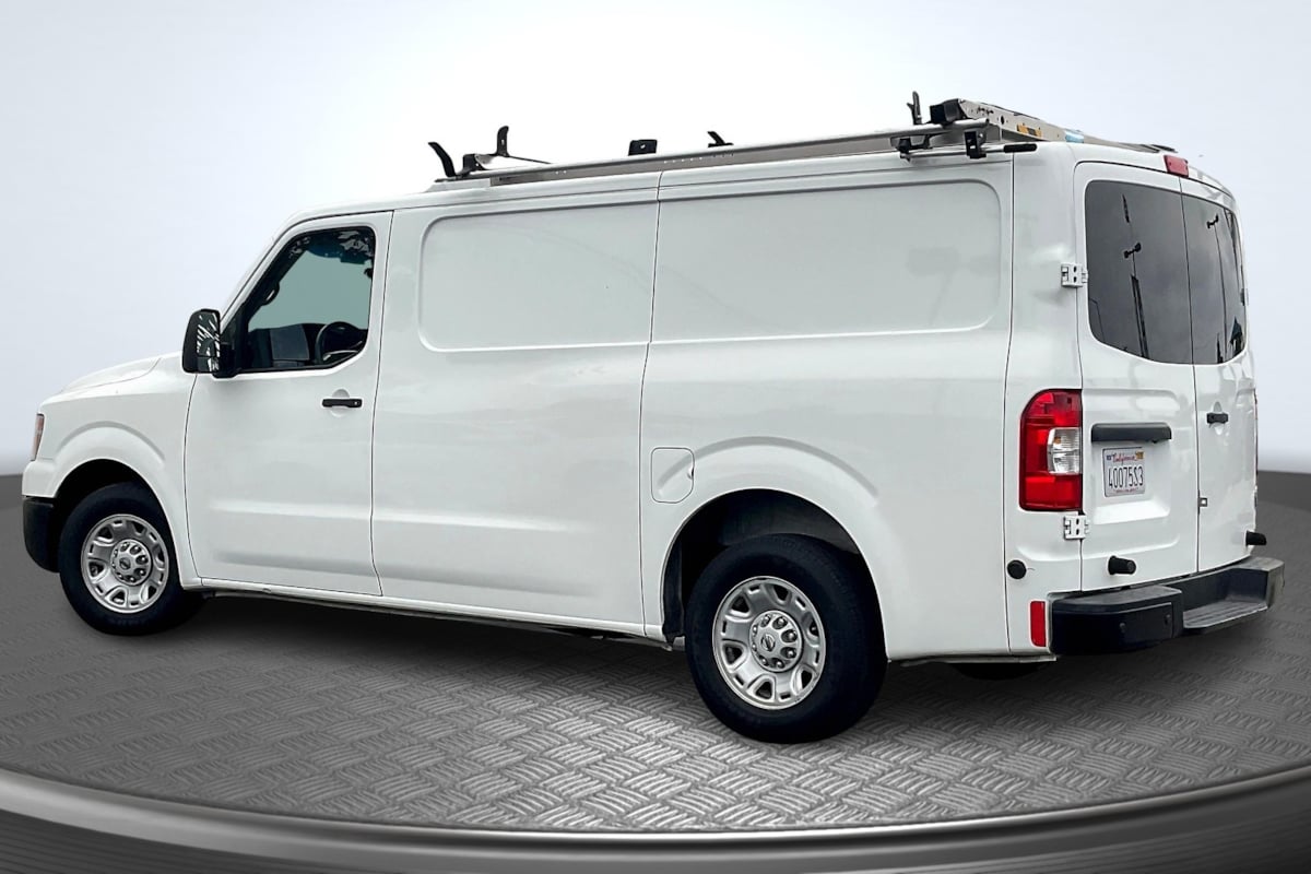 2018 Nissan NV Cargo SV - Photo 2