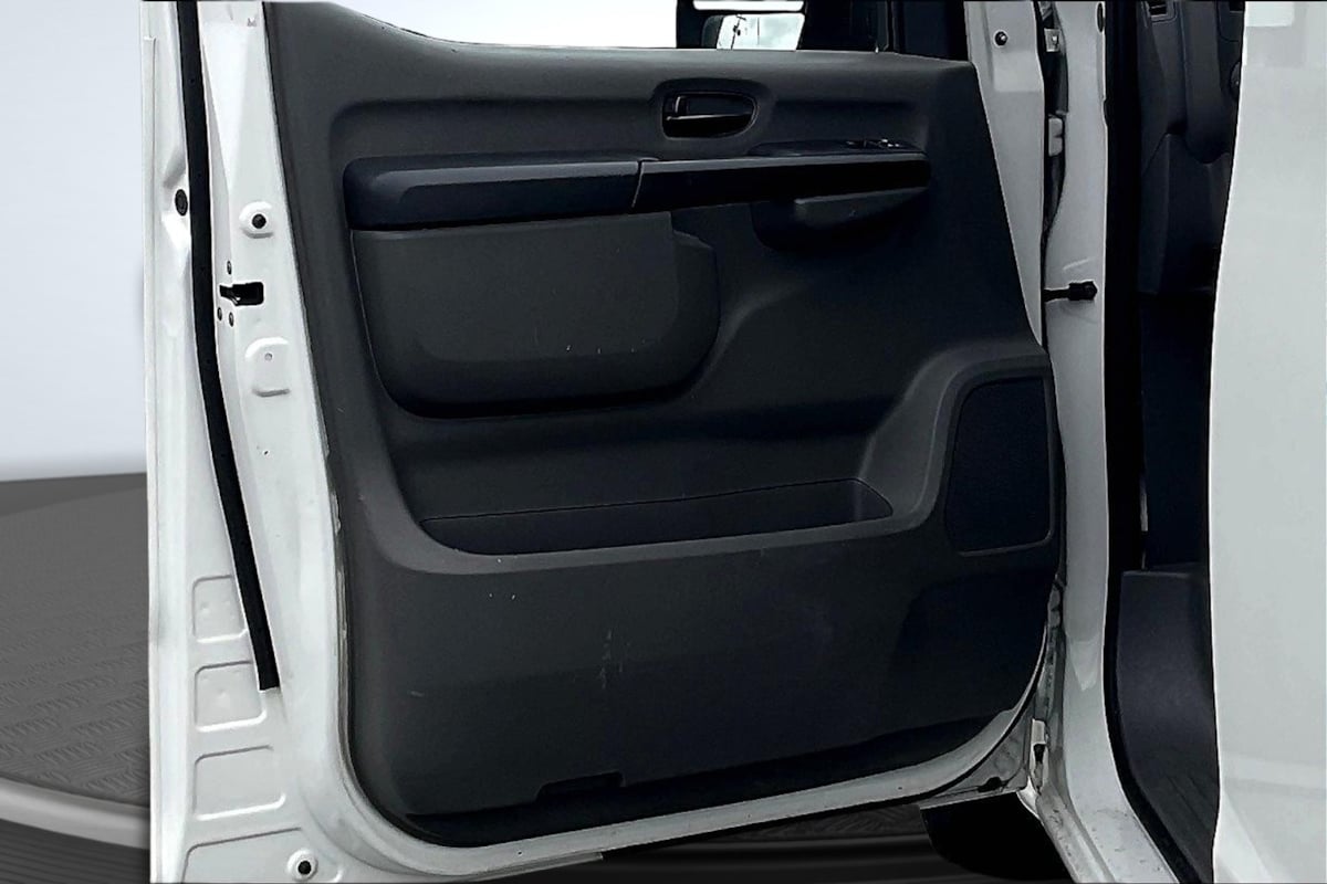 2018 Nissan NV Cargo SV - Photo 22