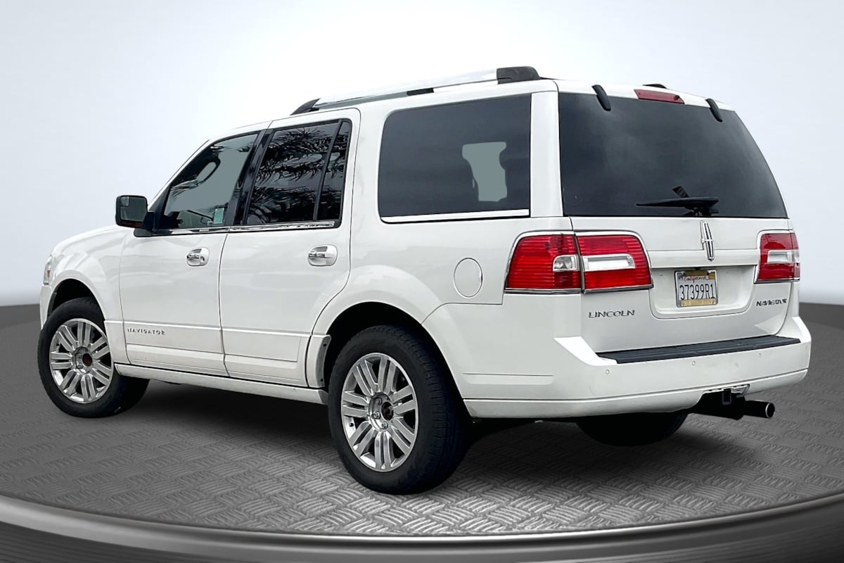 2014 Lincoln Navigator photo 2