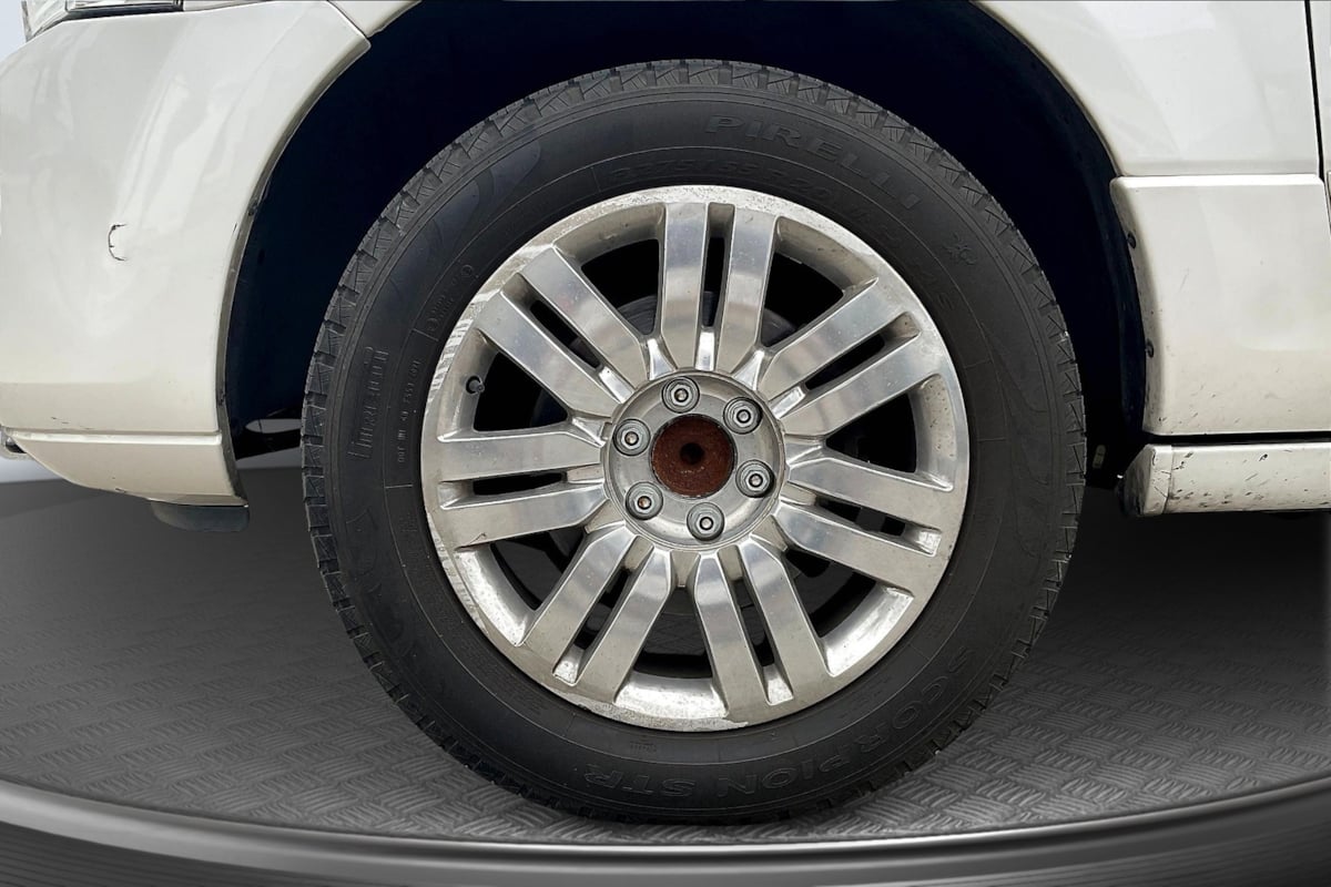 2014 Lincoln Navigator photo 8