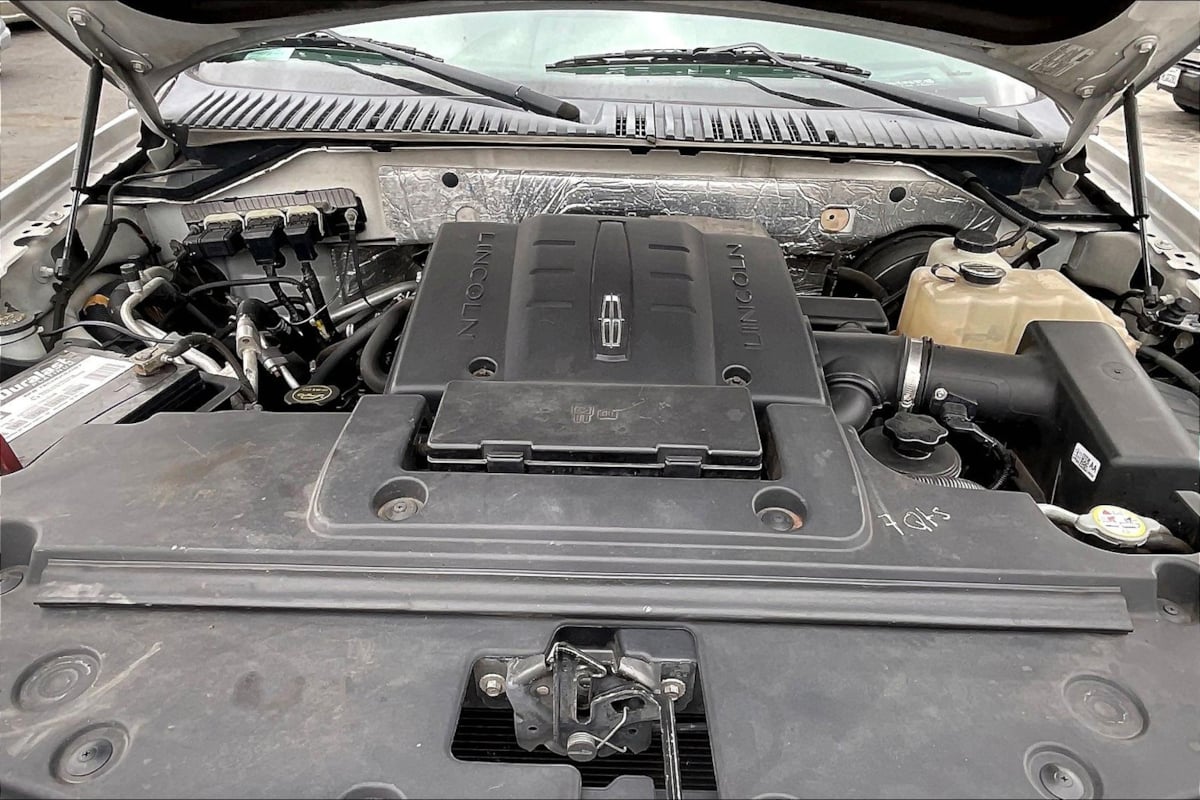 2014 Lincoln Navigator photo 9