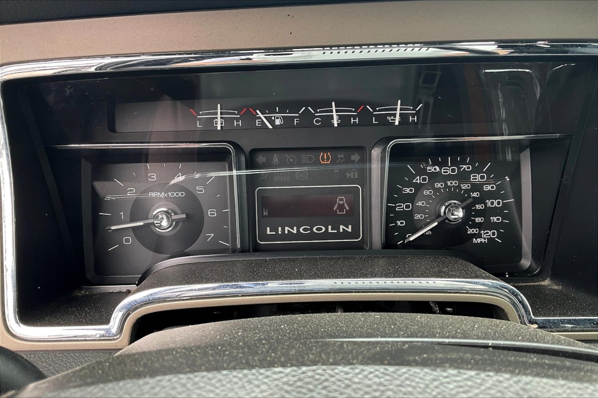 2014 Lincoln Navigator photo 19