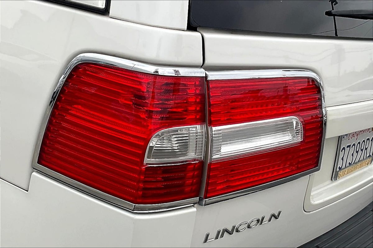 2014 Lincoln Navigator photo 30