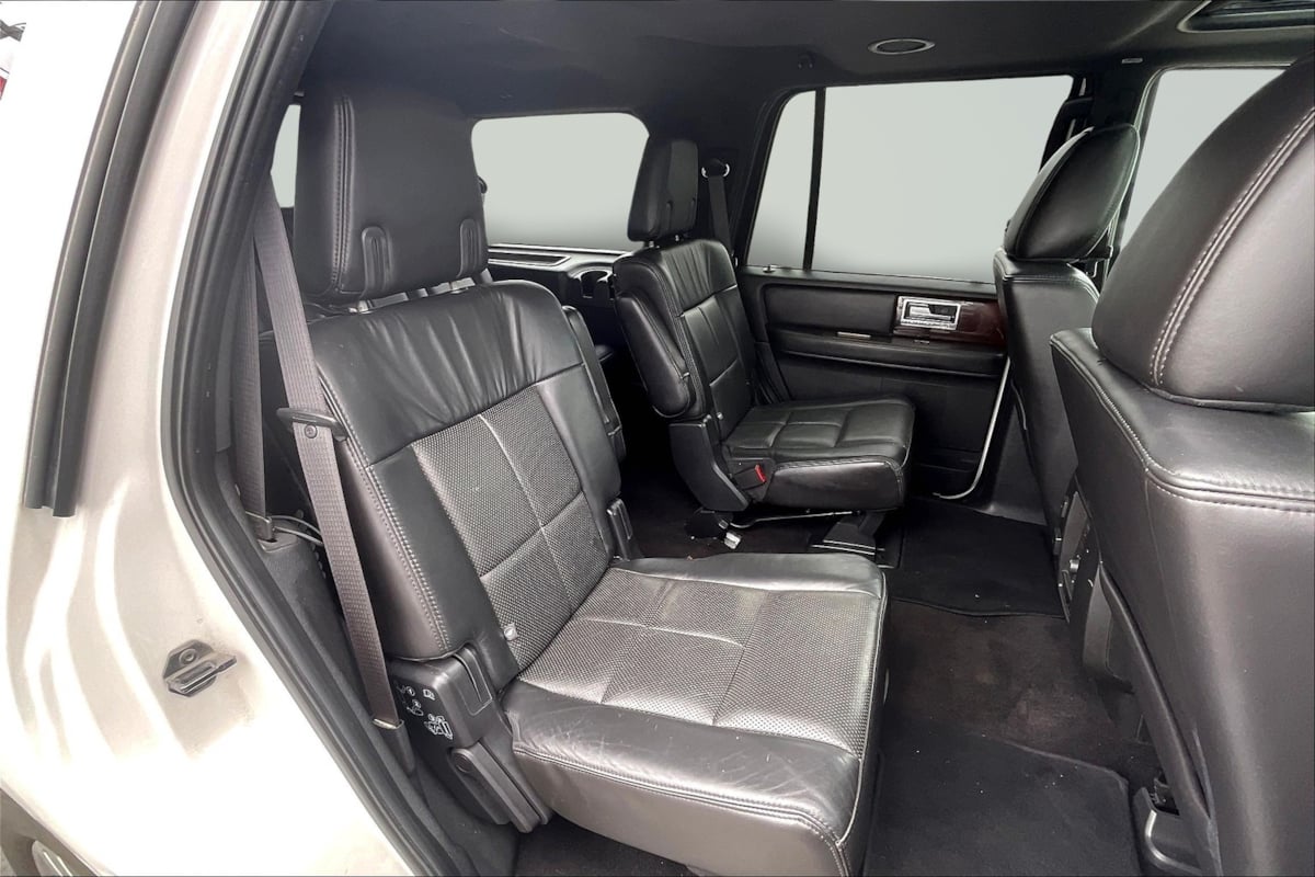 2014 Lincoln Navigator photo 26