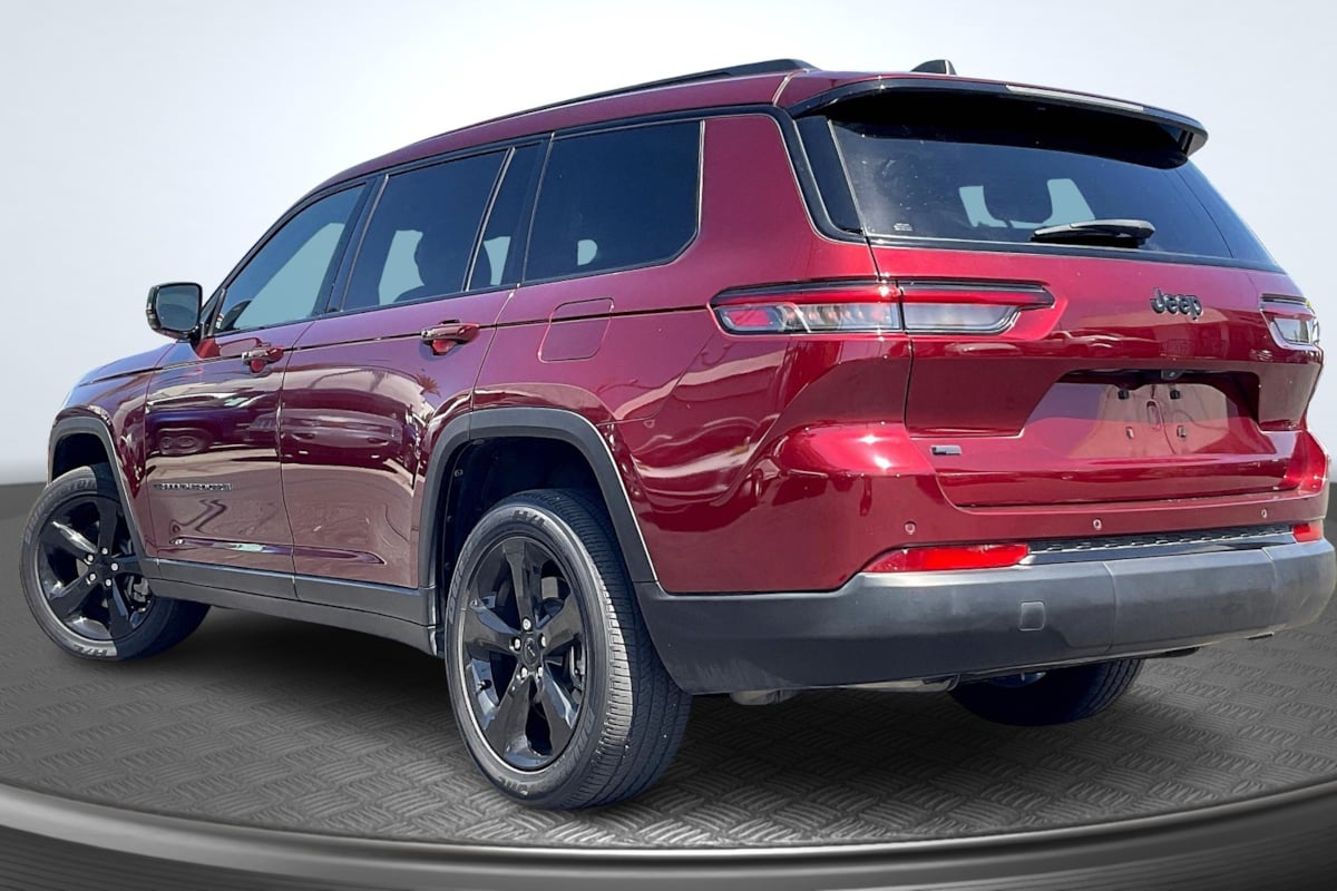 2021 Jeep Grand Cherokee Altitude photo 2