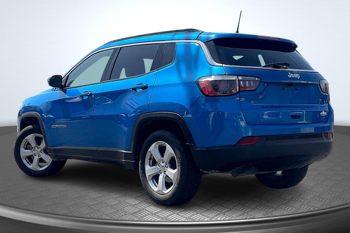 2018 Jeep Compass Latitude photo 2