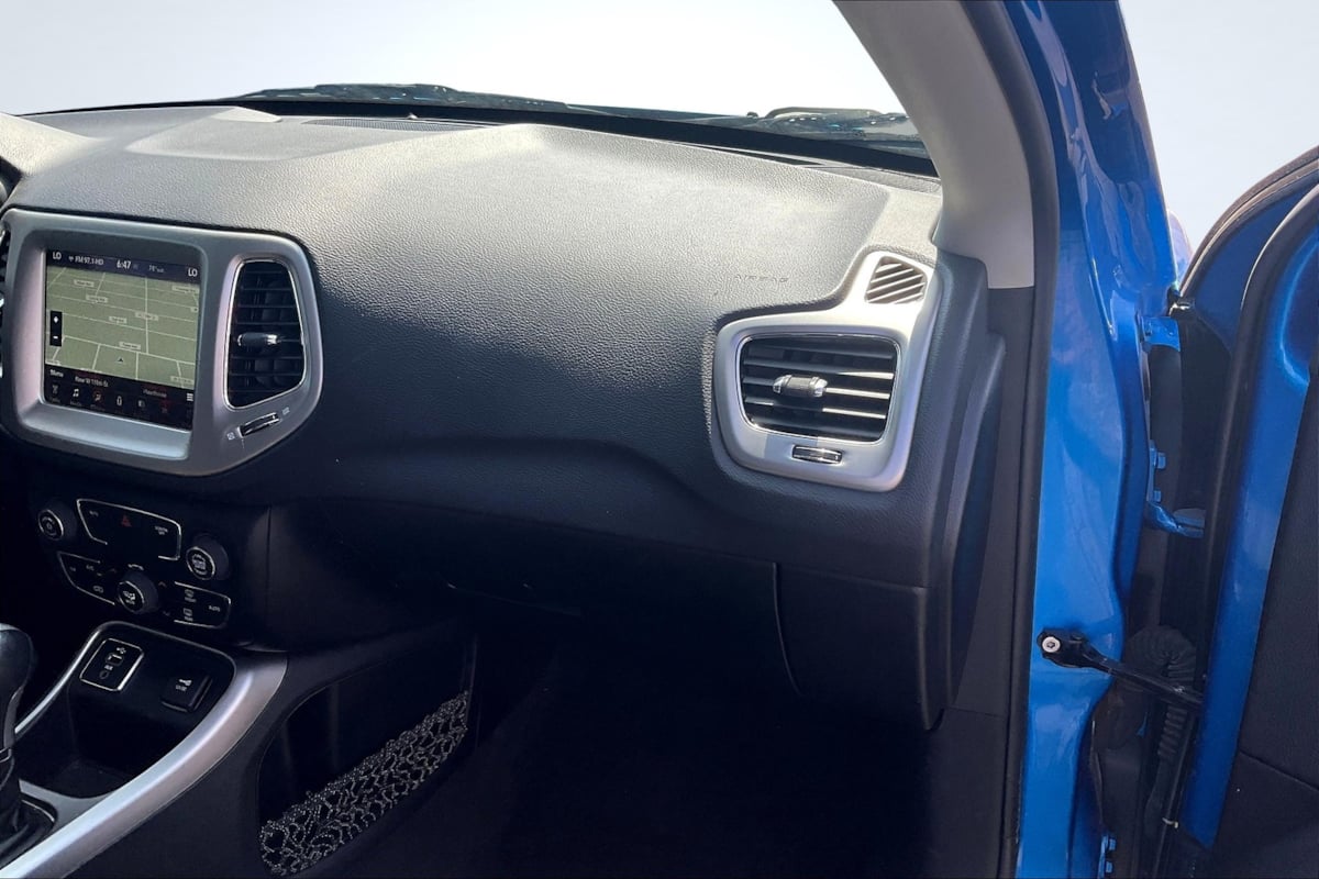 2018 Jeep Compass Latitude photo 16