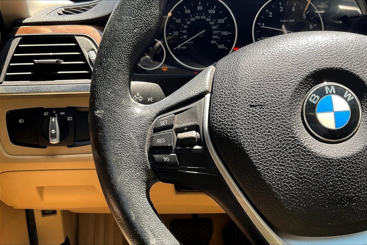 2015 BMW 3 Series 328i - Photo 18