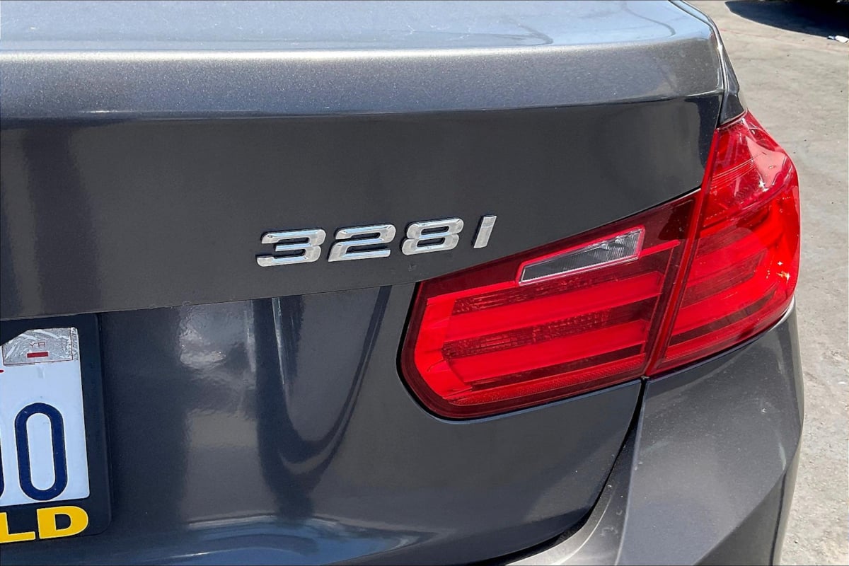2015 BMW 3 Series 328i - Photo 8