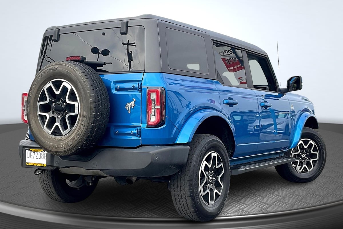 2021 Ford Bronco Outer Banks photo 13