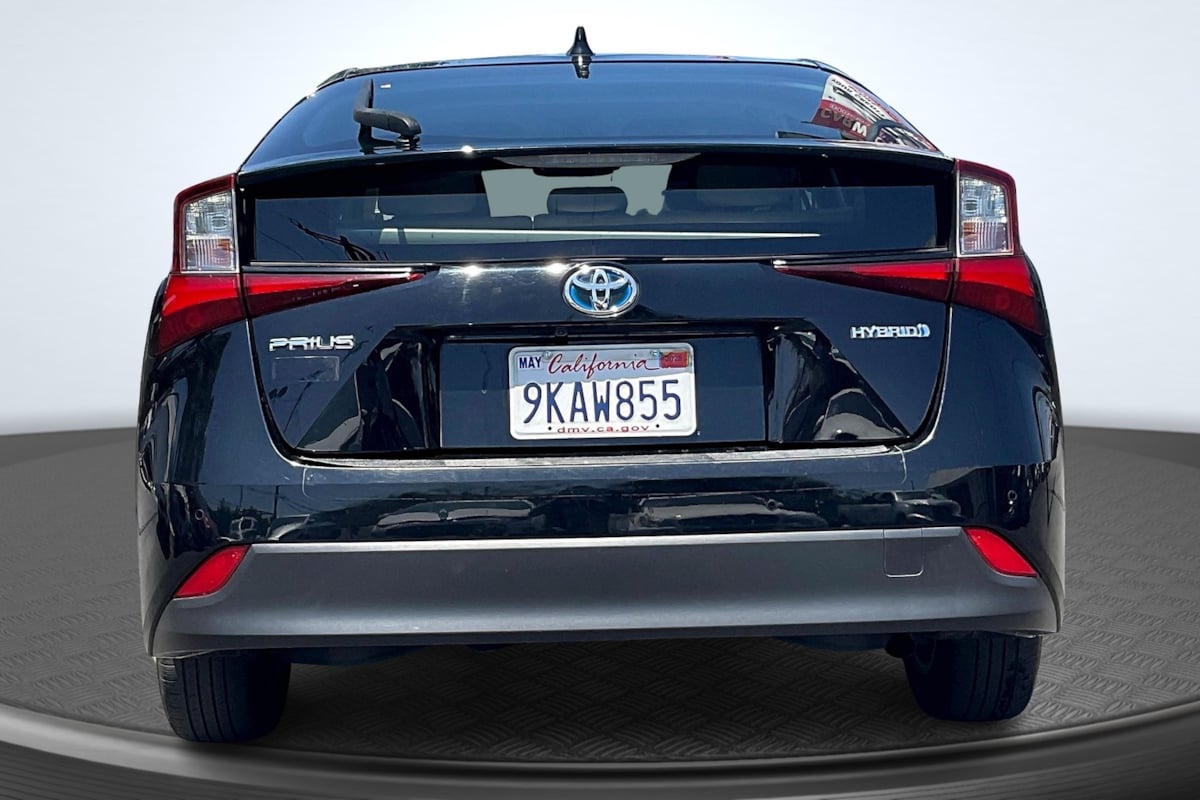 2020 Toyota Prius L Eco photo 4