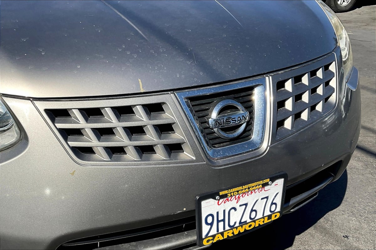 2009 Nissan Rogue S photo 25