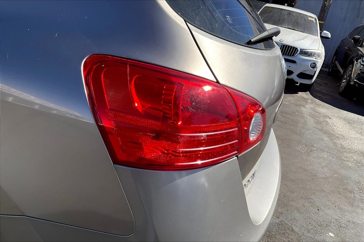 2009 Nissan Rogue S photo 27
