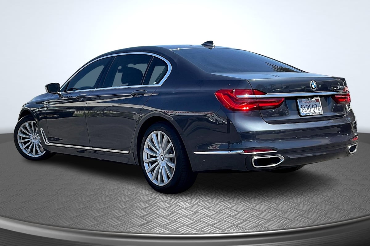 2016 Bmw 740i 7-series photo 2