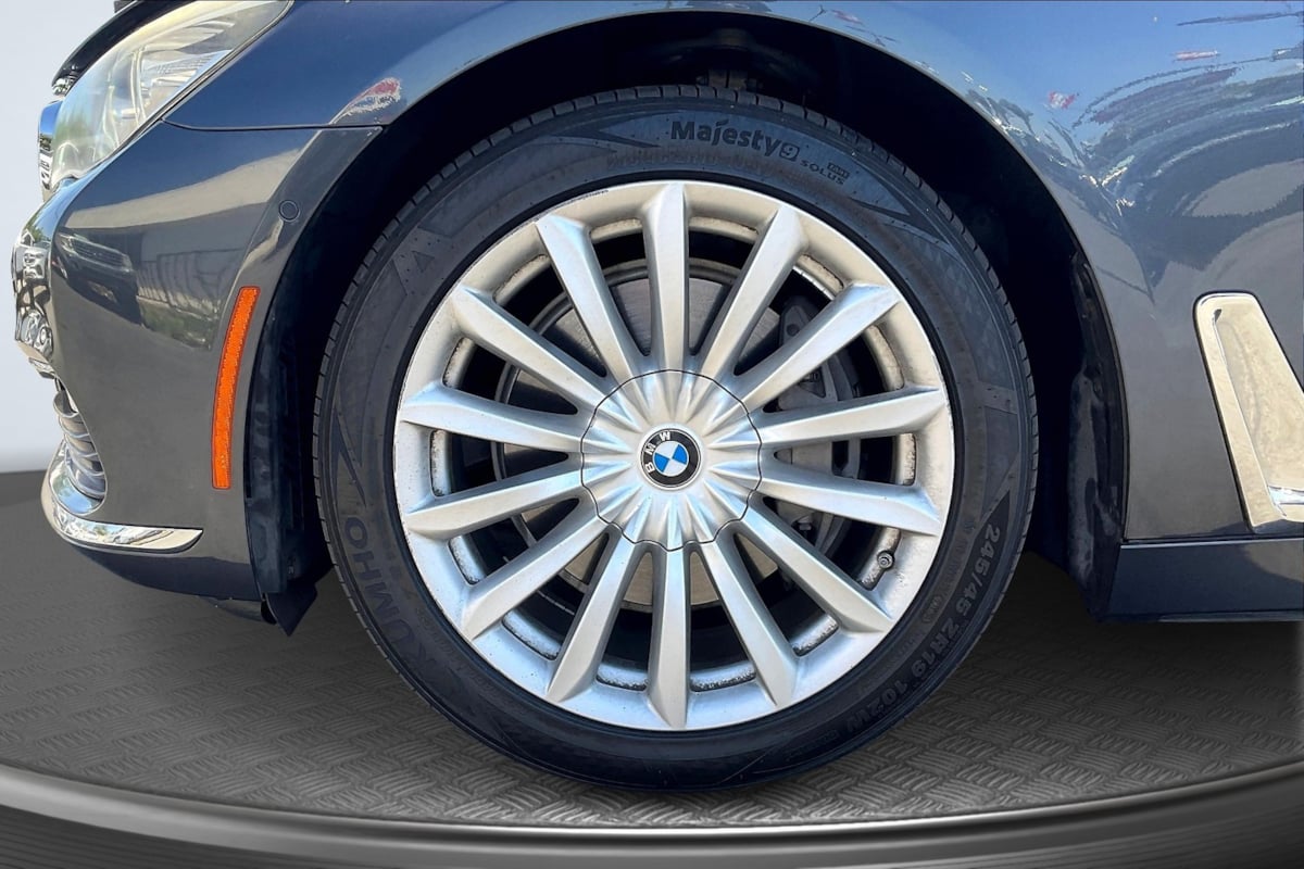 2016 Bmw 740i 7-series photo 9