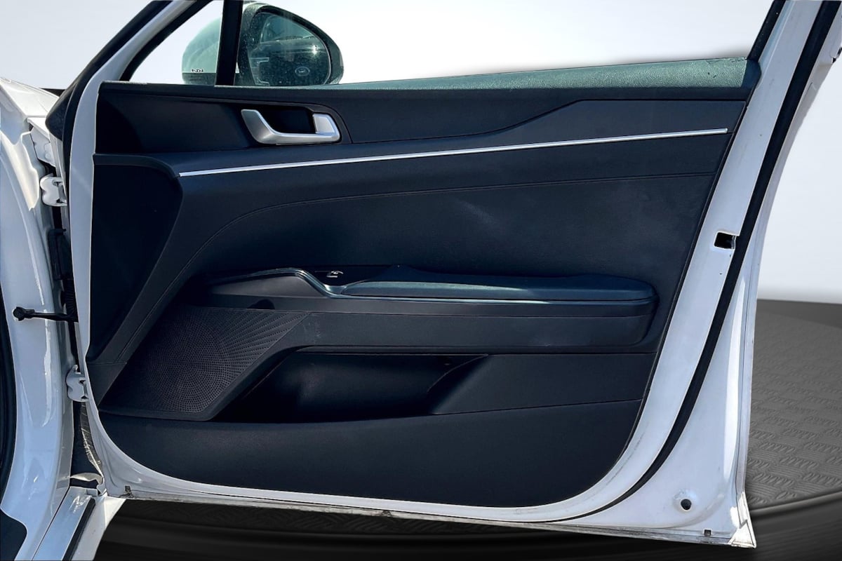 2022 Kia K5 LXS photo 23