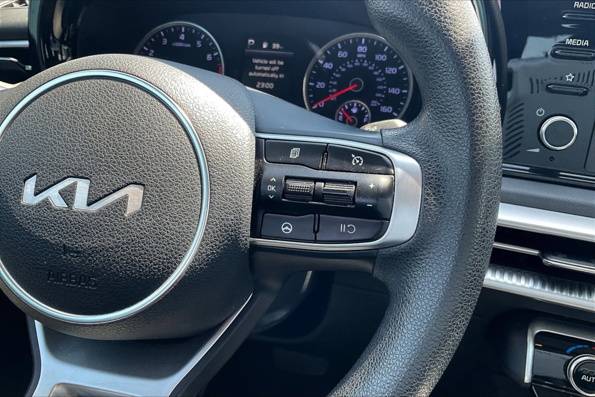 2022 Kia K5 LXS photo 18