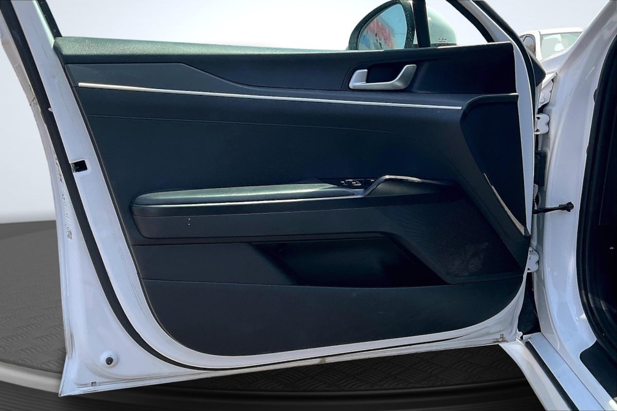 2022 Kia K5 LXS photo 22