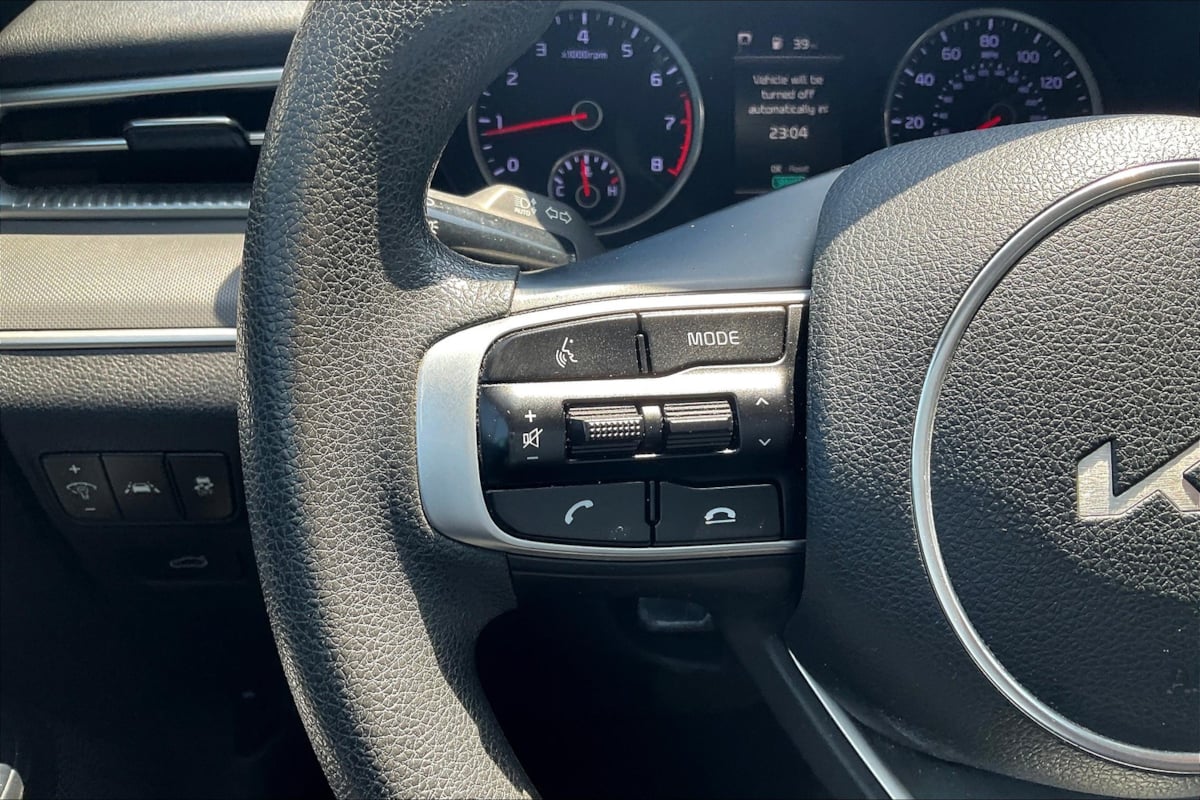 2022 Kia K5 LXS photo 17