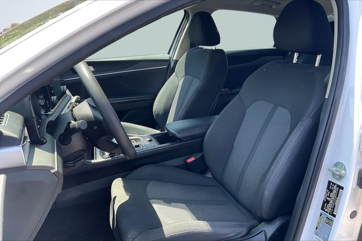 2022 Kia K5 LXS photo 24