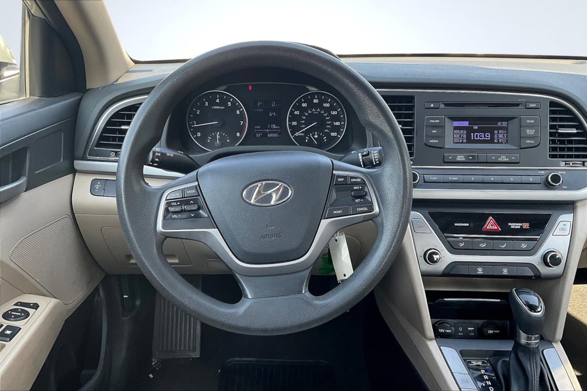 2017 Hyundai Elantra SE photo 5