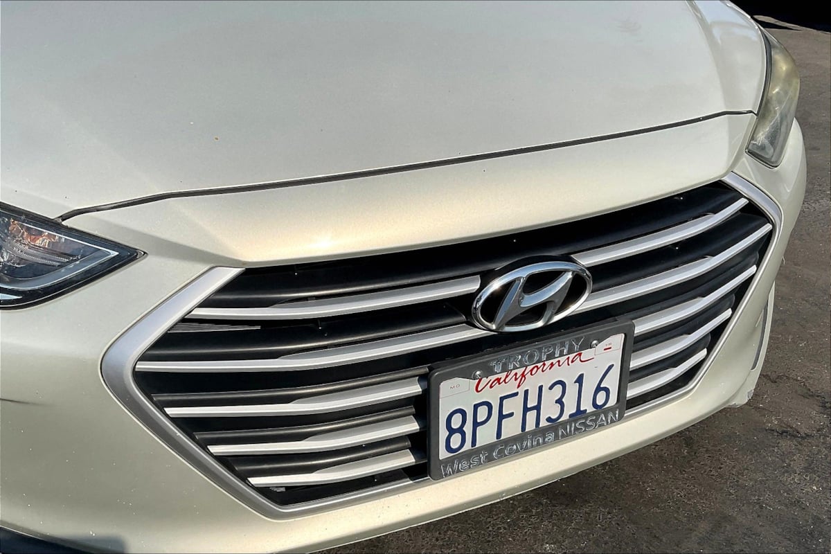 2017 Hyundai Elantra SE photo 25