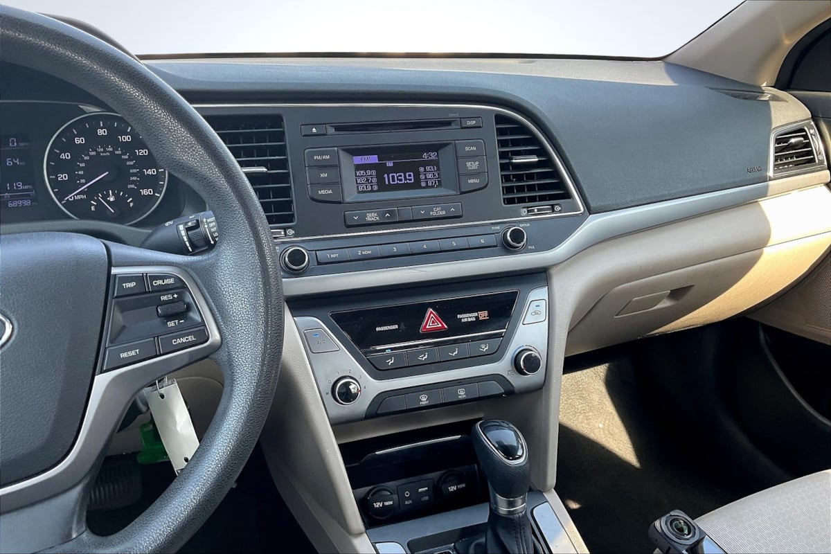 2017 Hyundai Elantra SE photo 6