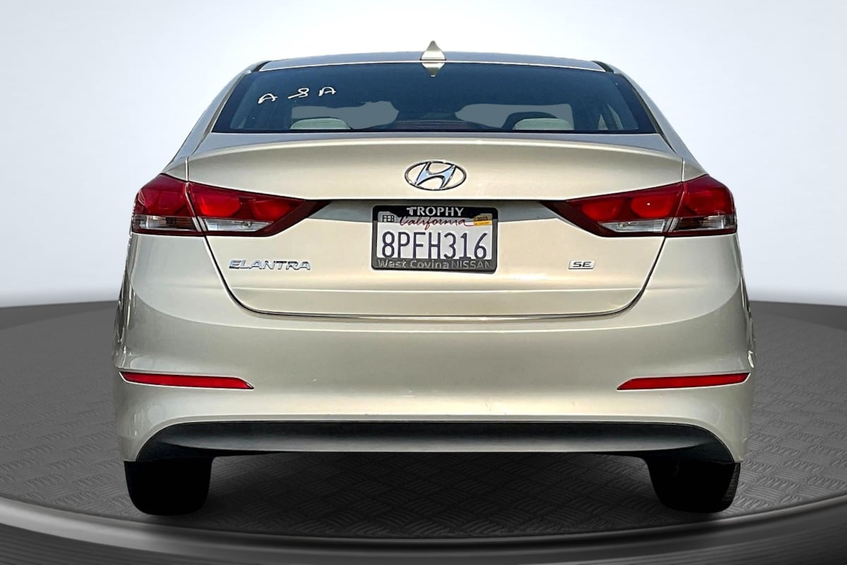 2017 Hyundai Elantra SE photo 4