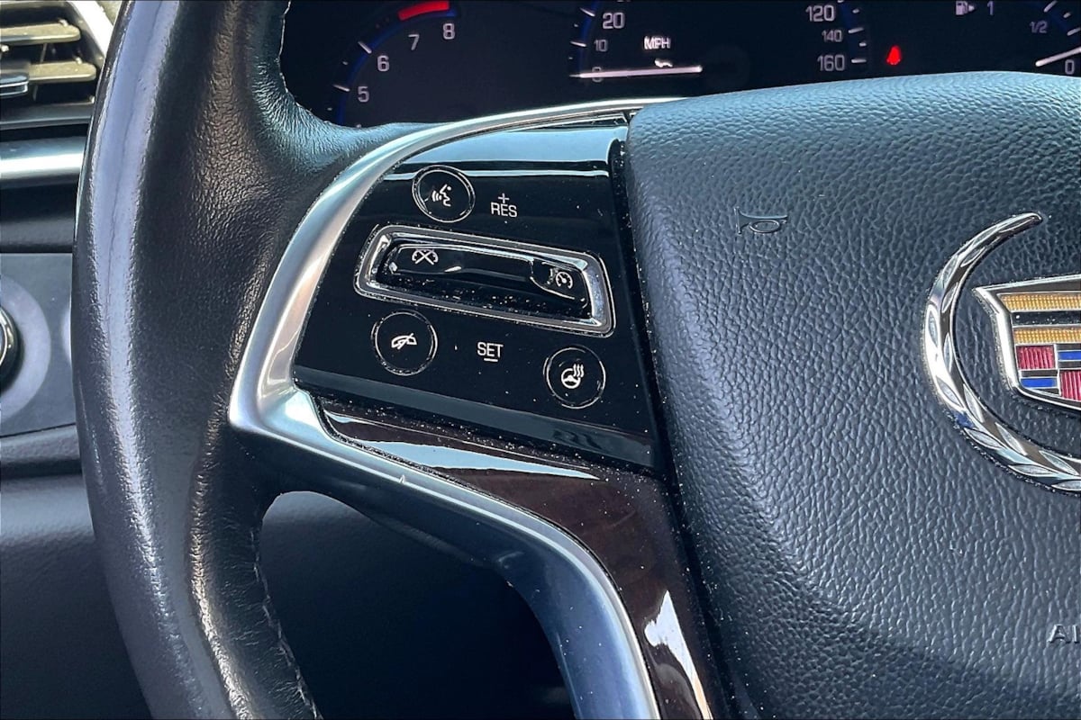 2016 Cadillac SRX Luxury photo 17