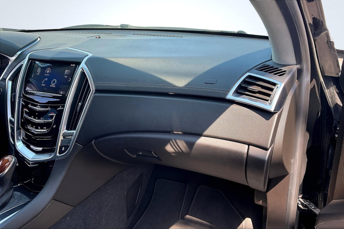 2016 Cadillac SRX Luxury photo 16