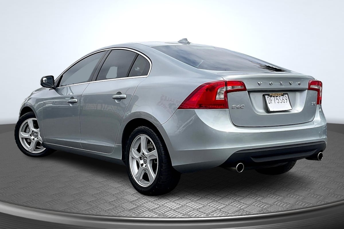 2013 Volvo S60 T5 photo 2