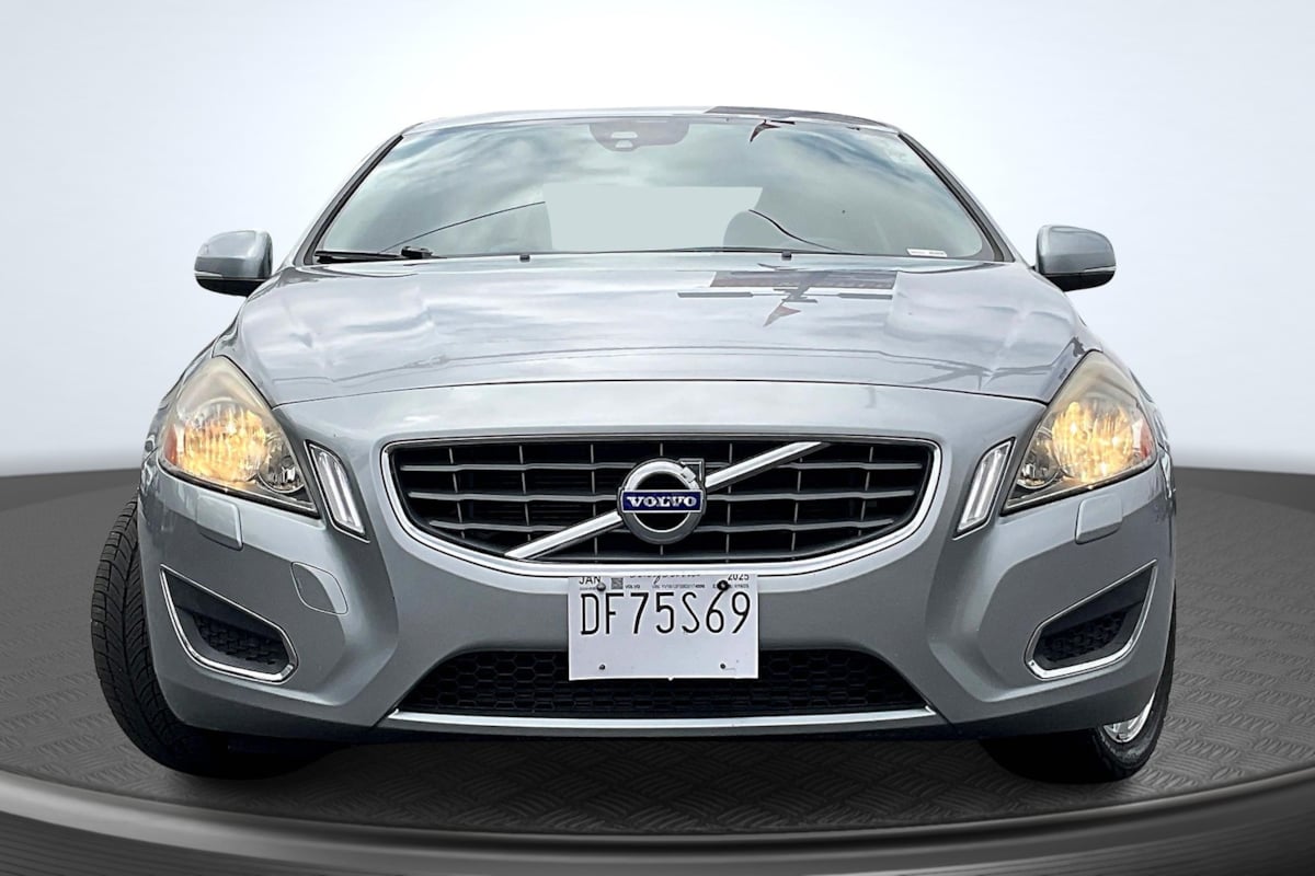 2013 Volvo S60 T5 photo 3